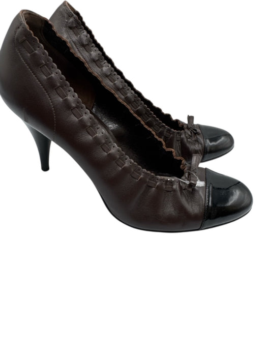 Chanel Shoe Size 38 Brown & Black Leather Patent Cap Toe Scrunch Detail Pumps Brown & Black / 38