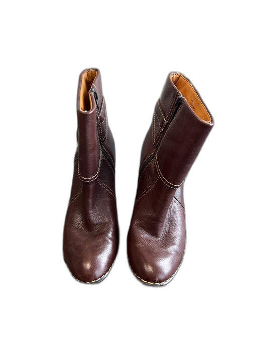 Sofft Shoe Size 7 Brown Leather Buckle Detail Stitch Detail Side Zip Boots Brown / 7