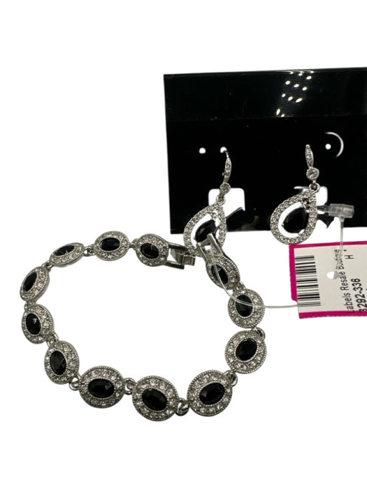 Carolee Silver, Black & Clear Silver Tone Metal Crystals pear shape Jewelry Set Silver, Black & Clear