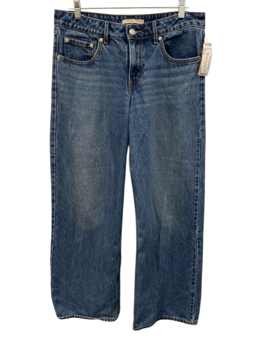 Levi Size 30 Medium Wash Cotton Denim Zip Fly Low Rise Wide Leg Jeans Medium Wash / 30