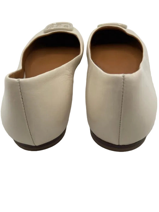 Tory Burch Shoe Size 8 Cream Leather Upper Logo Chisel Toe Flats
