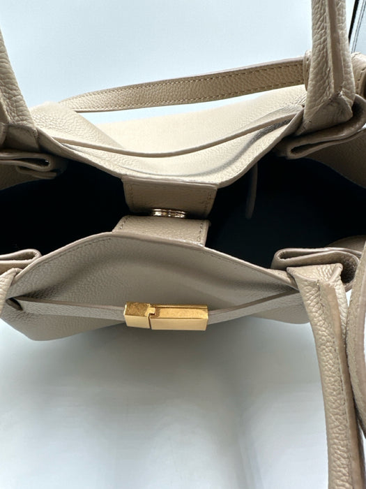 DeMellier Beige Leather Snap Detail Magnetic Snap Closure Removable Strap Bag