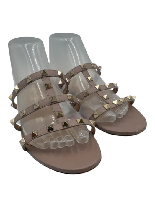 Valentino Garavani Shoe Size 39 Blush Beige Leather open toe Rockstud Sandals Blush Beige / 39