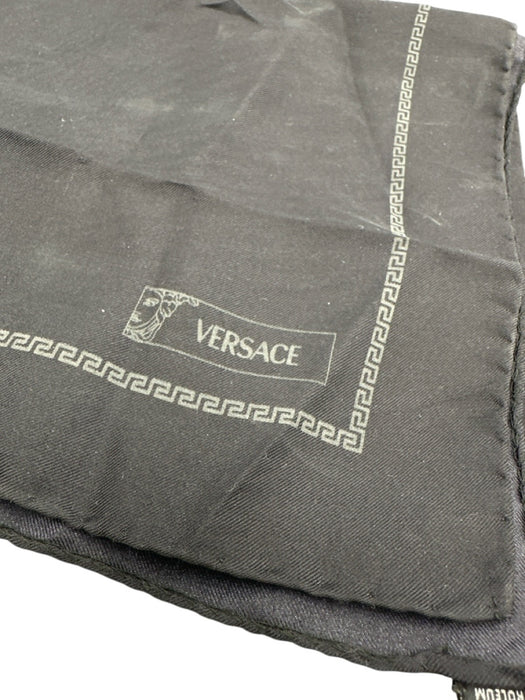 Versace AS IS Navy Blue & White Silk Men's Pocket Square Navy Blue & White