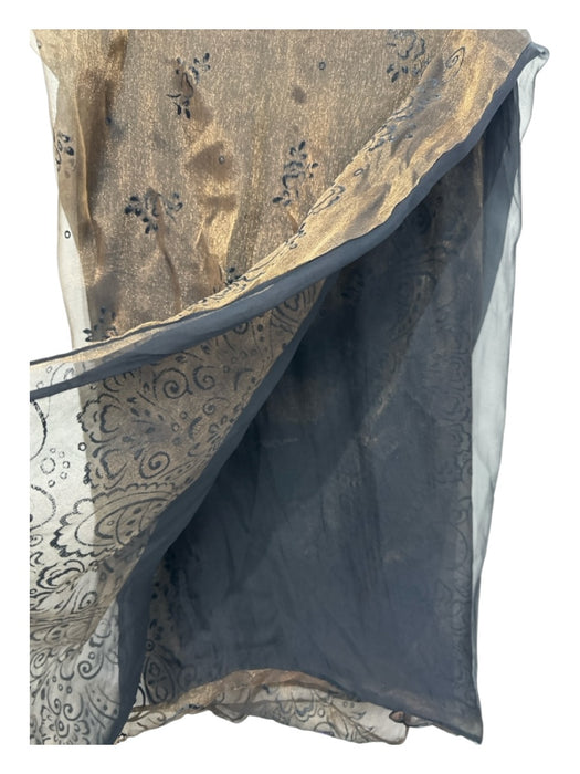 Salvatore Ferragamo Black & Gold Silk Floral Design Metallic Thread Square scarf Black & Gold / Large