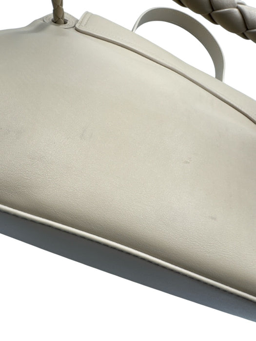 Bottega Veneta Beige Leather Gold Tone Hardware Flap Braided Detail Shoulder Bag Beige / Medium