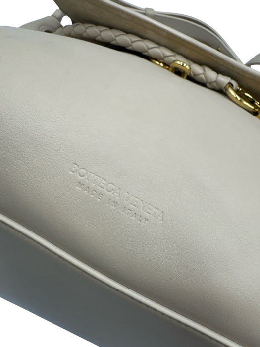 Bottega Veneta Beige Leather Gold Tone Hardware Flap Braided Detail Shoulder Bag Beige / Medium