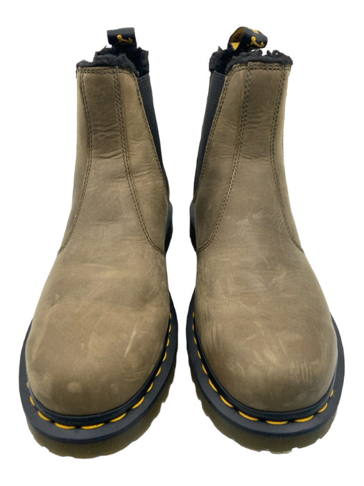 Dr. Martens Shoe Size 8 Olive Leather Solid Chelsea Men's Shoes 8