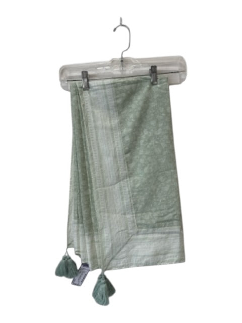 Cleobella Green & White No Fabric Tag Floral Tassel Shawl Wrap scarf Green & White