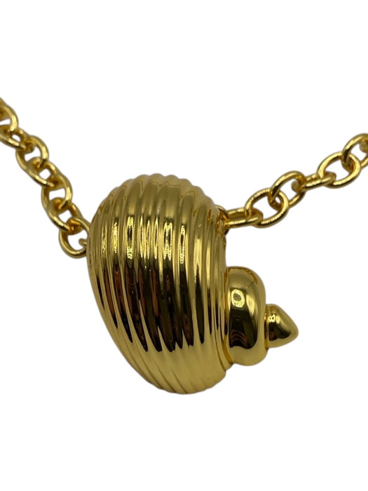 Lisi Lerch Gold Tone 18k Gold Plated Shell Pendant Chain Lobster Clasp Necklace Gold Tone