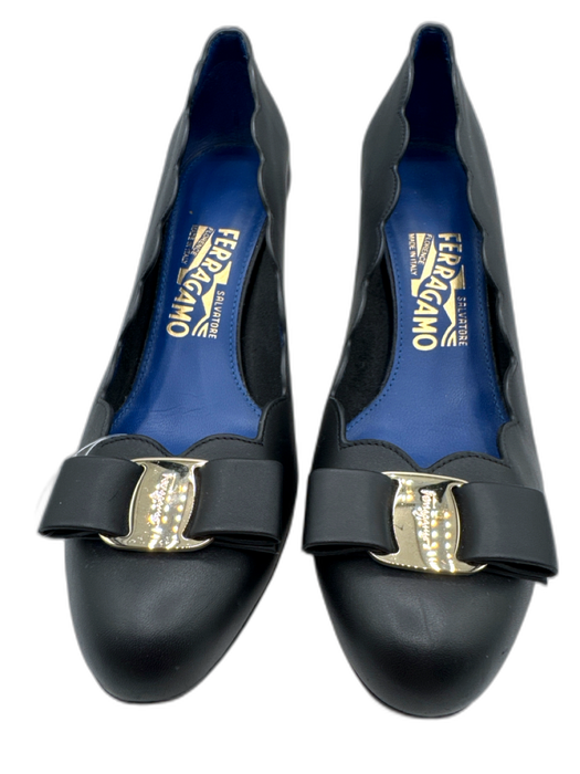 Salvatore Ferragamo Shoe Size 7 Black Leather Upper Bow Scalloped Edge Pumps Black / 7