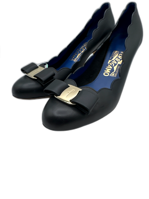 Salvatore Ferragamo Shoe Size 7 Black Leather Upper Bow Scalloped Edge Pumps Black / 7