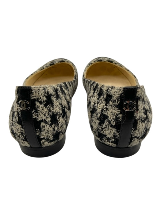 Chanel Shoe Size 40 Black & White Canvas Houndstooth Cap Toe Stacked Heel Flats Black & White / 40