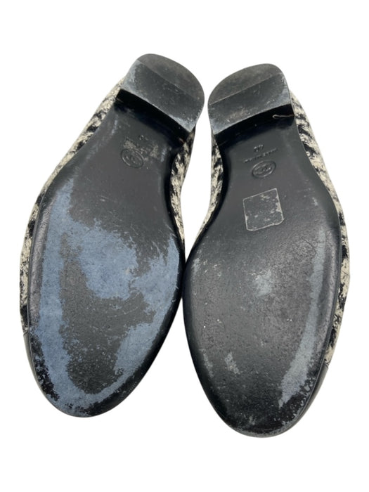 Chanel Shoe Size 40 Black & White Canvas Houndstooth Cap Toe Stacked Heel Flats Black & White / 40