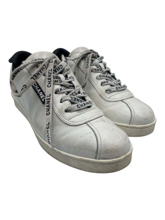 Chanel Shoe Size 40 White & Black Leather Upper Logo Low Top Lace Up Sneakers White & Black / 40