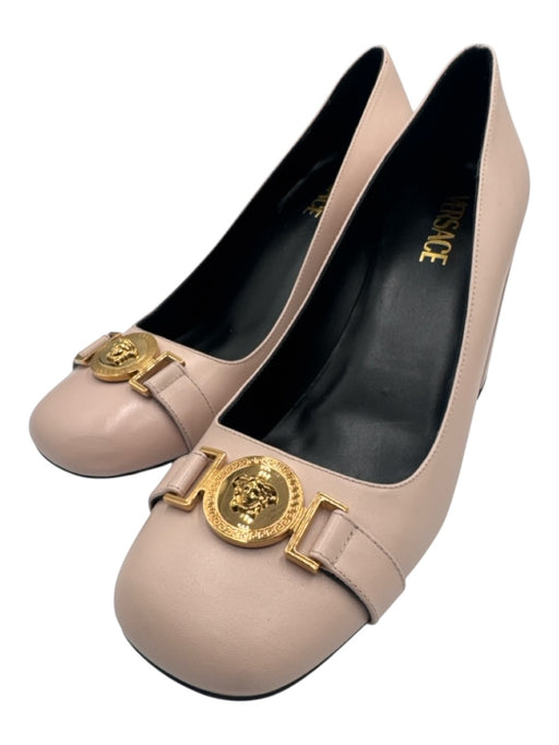 Versace Shoe Size 41 Pale Pink Leather Gold Tone Hardware medallion Pumps Pale Pink / 41