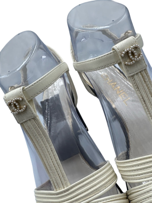 Chanel Shoe Size 37 Cream White & Black Leather & Textile Upper T Strap Pumps Cream White & Black / 37