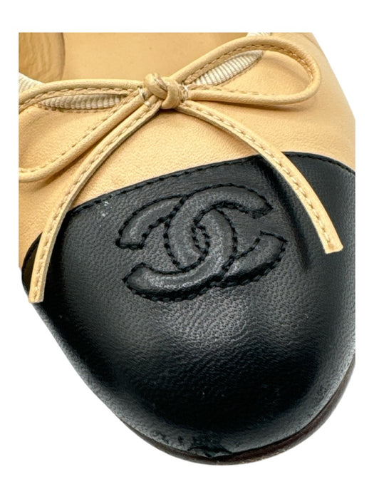 Chanel Shoe Size 41 Nude & Black Leather Cap Toe Ballet Bow Flats Nude & Black / 41