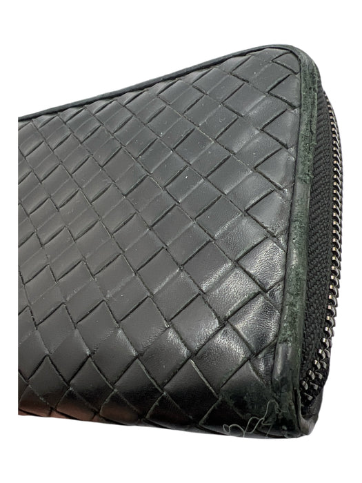 Bottega Veneta Black Leather Woven Zip Around Vintage Wallets Black