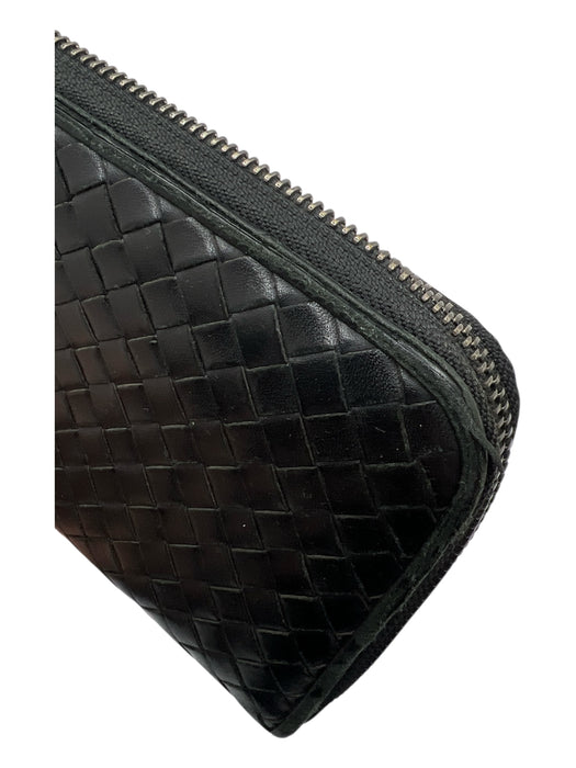 Bottega Veneta Black Leather Woven Zip Around Vintage Wallets Black