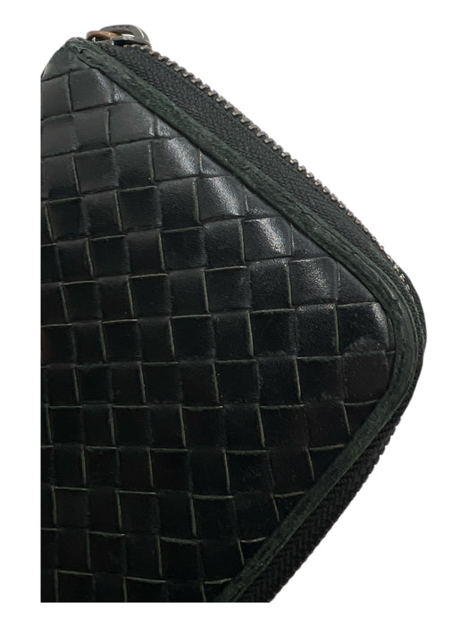 Bottega Veneta Black Leather Woven Zip Around Vintage Wallets Black