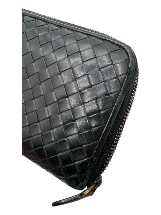 Bottega Veneta Black Leather Woven Zip Around Vintage Wallets Black