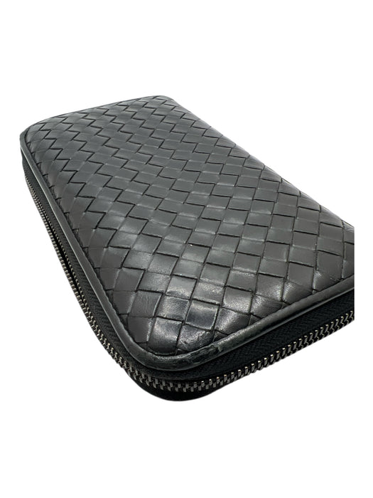 Bottega Veneta Black Leather Woven Zip Around Vintage Wallets Black
