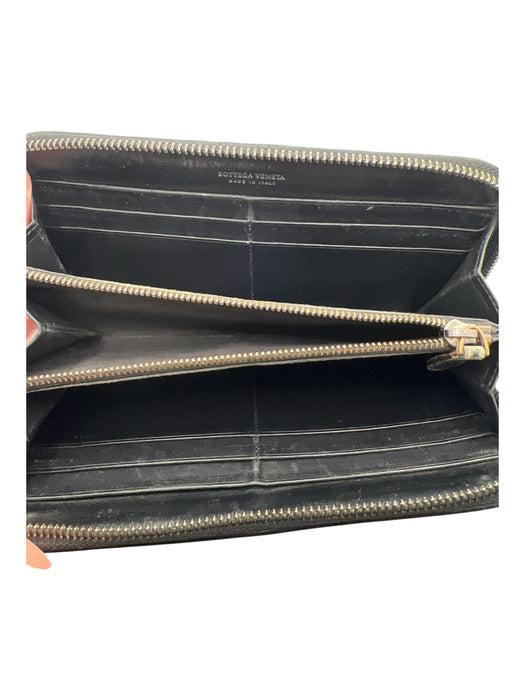 Bottega Veneta Black Leather Woven Zip Around Vintage Wallets Black