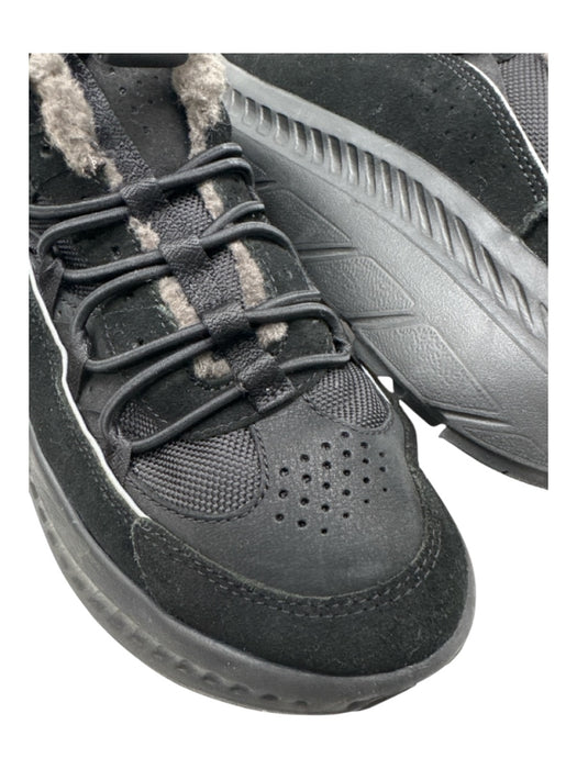 Ugg Shoe Size 9 Black Synthetic Solid Fur Lined Sneaker Men's Shoes Black / 9