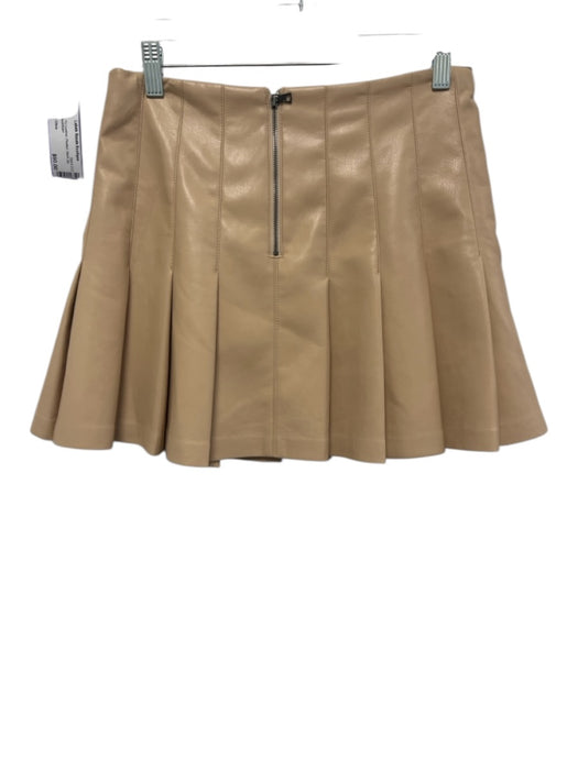Alice + Olivia Size 4 Beige PU Leather Pleated Back Zip Mini Skirt Beige / 4