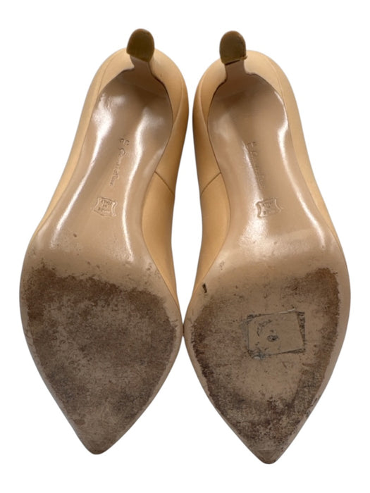Gianvito Rossi Shoe Size 38 Beige Leather Pointed Toe Pumps Beige / 38