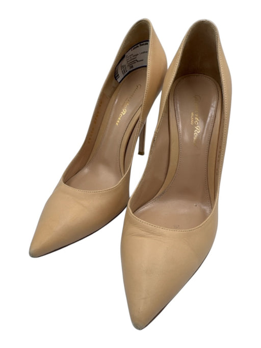 Gianvito Rossi Shoe Size 38 Beige Leather Pointed Toe Pumps Beige / 38