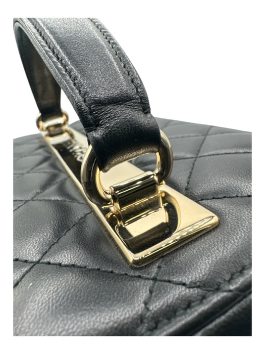 Chanel Black & Gold Lambskin Leather Diamond Quilted Gold Hardware Bag Black & Gold / Small