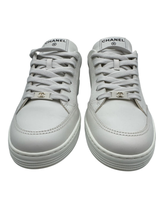 Chanel Shoe Size 42 White Calfskin Leather Lace Up Gold Logo Low Top Sneakers White / 42