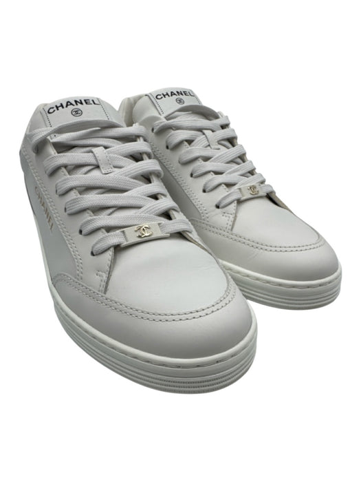 Chanel Shoe Size 42 White Calfskin Leather Lace Up Gold Logo Low Top Sneakers White / 42