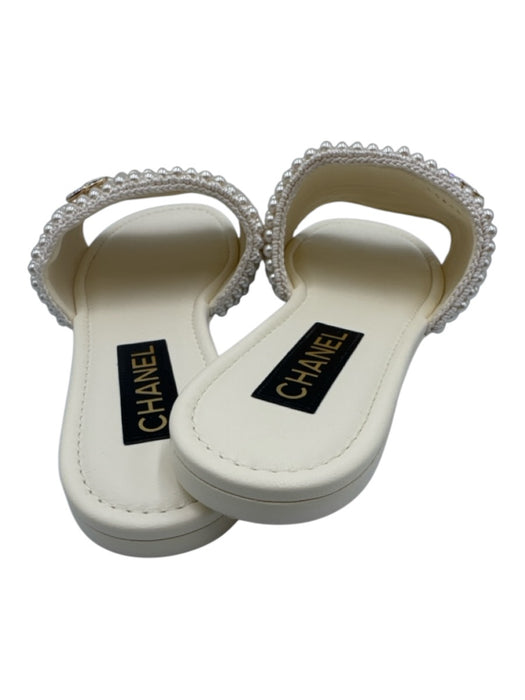 Chanel Shoe Size 41 White Leather Faux Pearl Rhinestone Logo Peep Toe Sandals White / 41