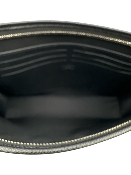 Louis Vuitton Black Taiga Leather Zip Top Silver Logo Clutch Card Slots Bag Black / S