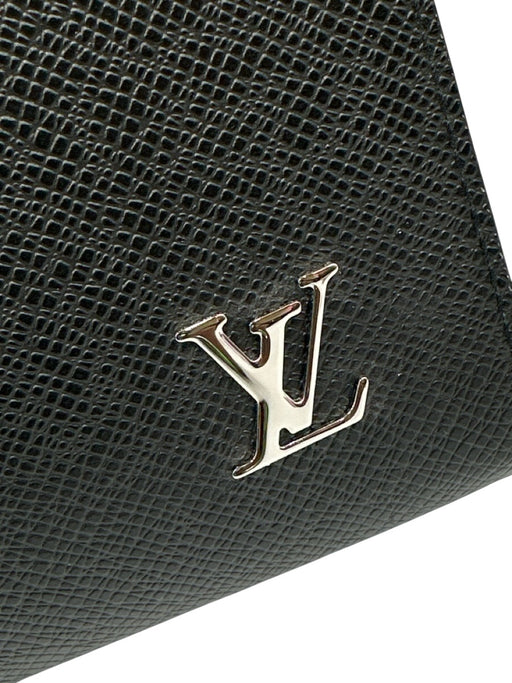 Louis Vuitton Black Taiga Leather Zip Top Silver Logo Clutch Card Slots Bag Black / S