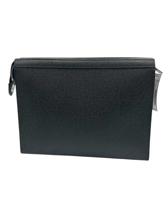 Louis Vuitton Black Taiga Leather Zip Top Silver Logo Clutch Card Slots Bag Black / S