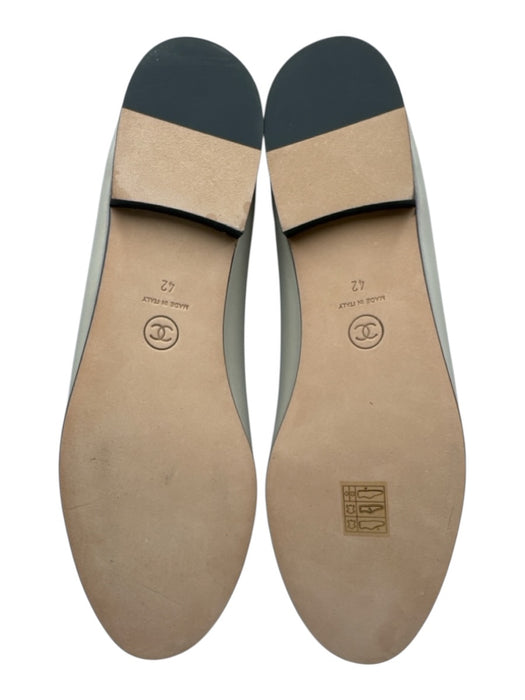 Chanel Shoe Size 42 Gray Leather Upper Bow Toe Cap Interlocking C Logo Flats Gray / 42