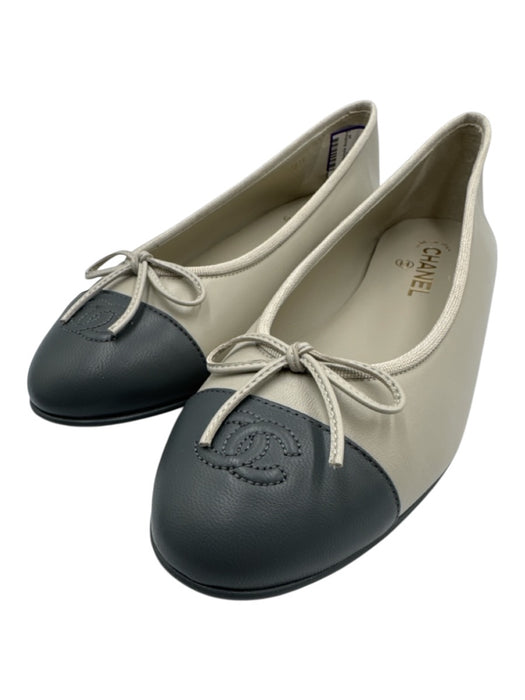Chanel Shoe Size 42 Gray Leather Upper Bow Toe Cap Interlocking C Logo Flats Gray / 42
