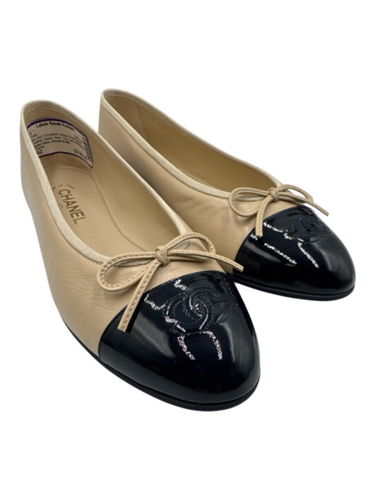 Chanel Shoe Size 42 Beige & Navy Blue Leather Upper Bow Toe Cap Ballerina Flats Beige & Navy Blue / 42