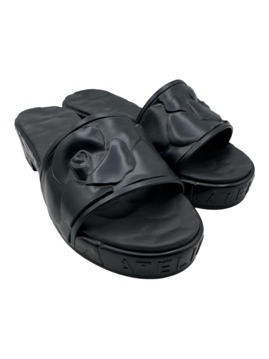 Valentino Garavani Shoe Size 38 Black Rubber Sandals Black / 38