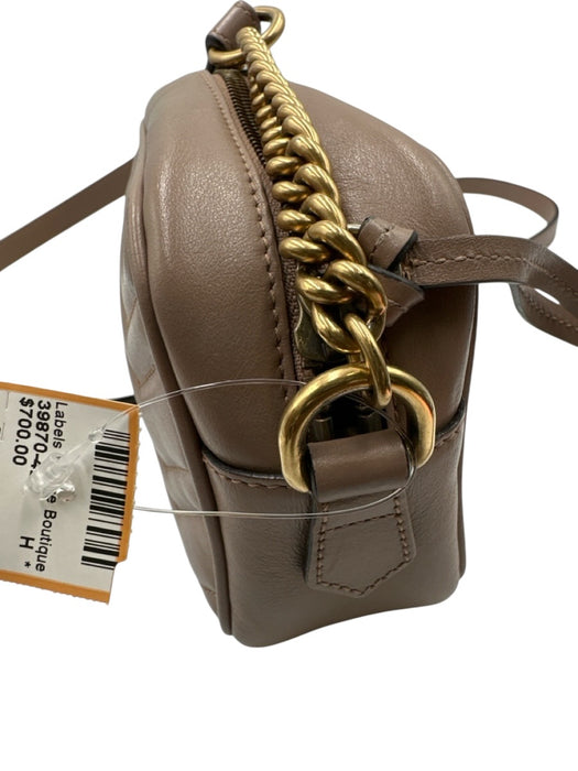 Gucci Blush Beige Leather Zip Close Marmont Interlocking GG Crossbody Strap Bag Blush Beige / Small