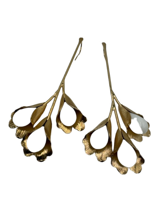 Carolina Herrera Gold & White Gold Toned Hook and Zip Floral drop Earrings Gold & White