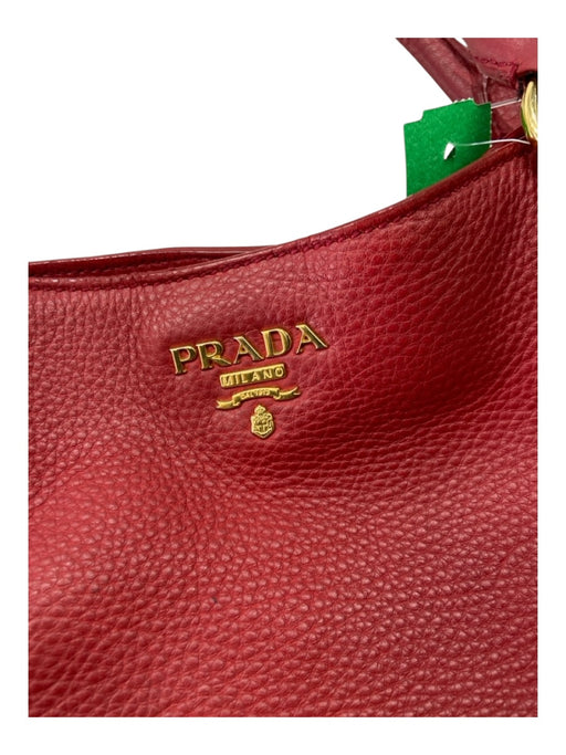 Prada Red Leather Pebbled Solid Hand & Shoulder Bag Magnetic Close Bag Red / L