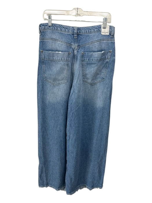 We The Free Size 30 Light Wash Cotton Denim Button Fly Raw Hem Baggy Jeans Light Wash / 30