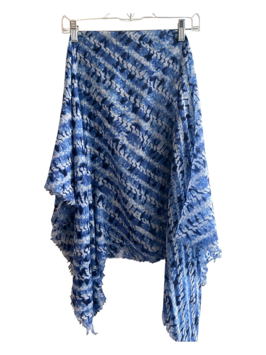 J. McLaughlin Blue & White Wool All Over Print Fringe Accent scarf Blue & White / Large