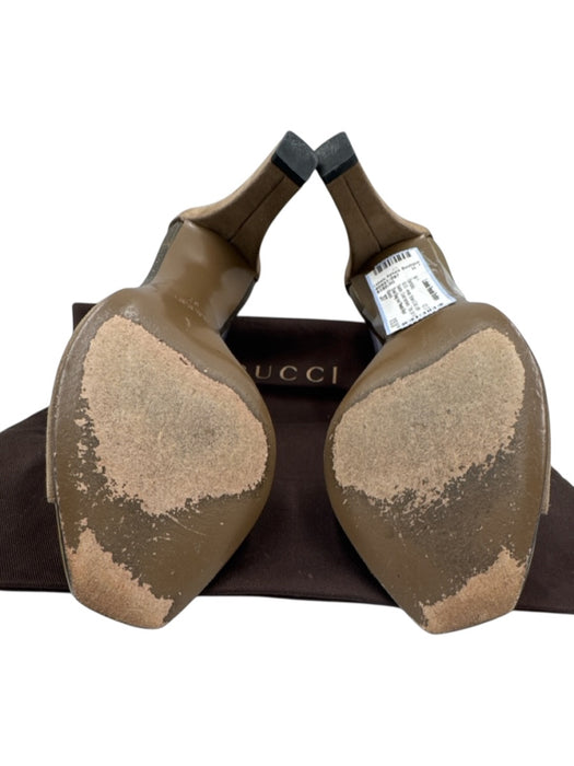 Gucci Shoe Size 37 Brown & Gold Leather Suede Gold hardware T Strap Sandals Brown & Gold / 37