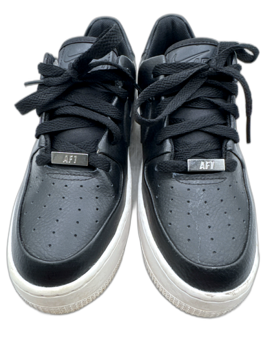 Nike Shoe Size 7.5 Black & White Leather Upper Perforated Low Top Sneakers Black & White / 7.5